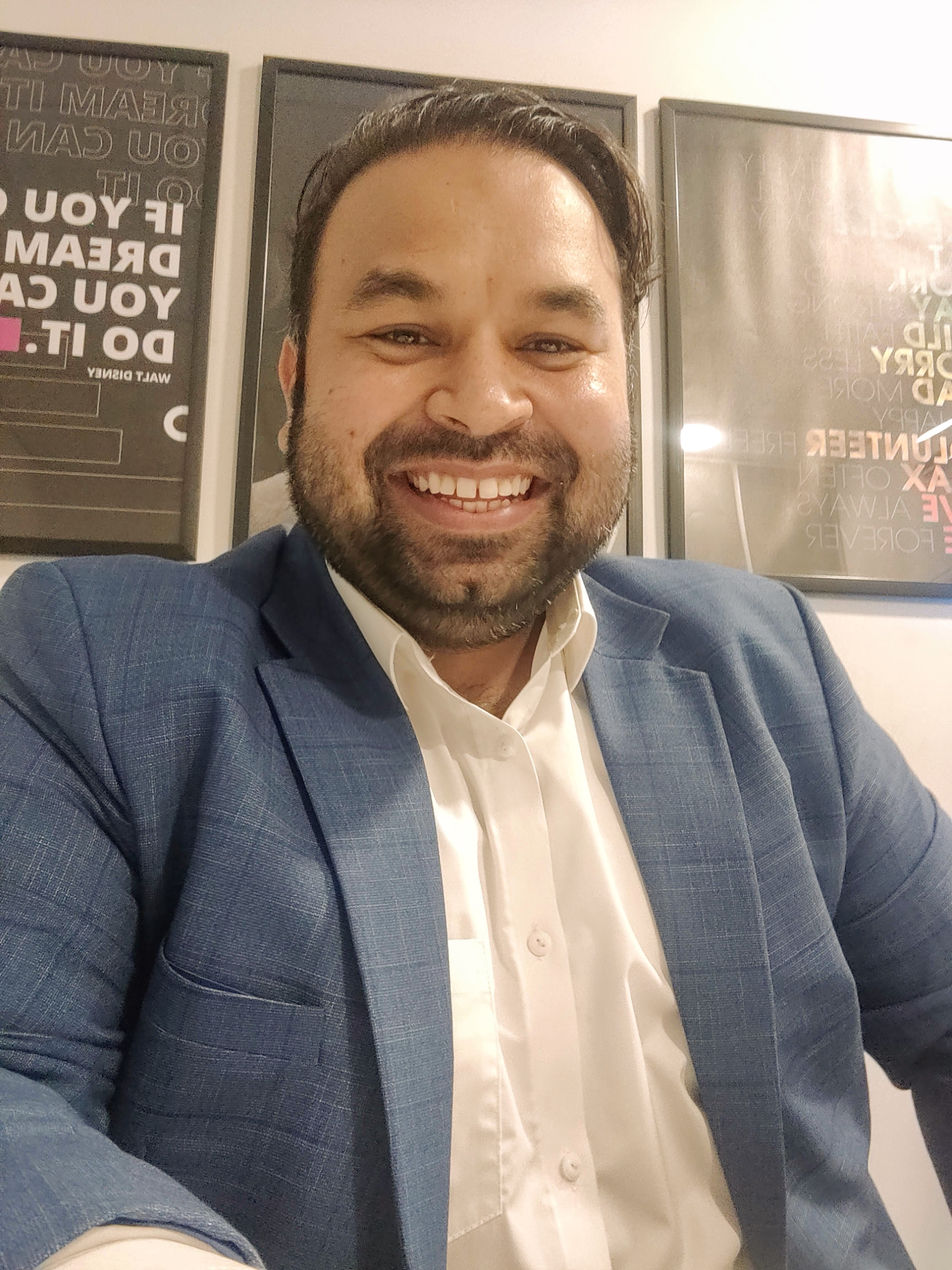 Dr. Adnan Jabbar — Fertility Specialist & Clinical Embryologist